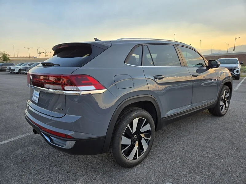 2025 Volkswagen Atlas Cross Sport SE w/Tech - Photo 4