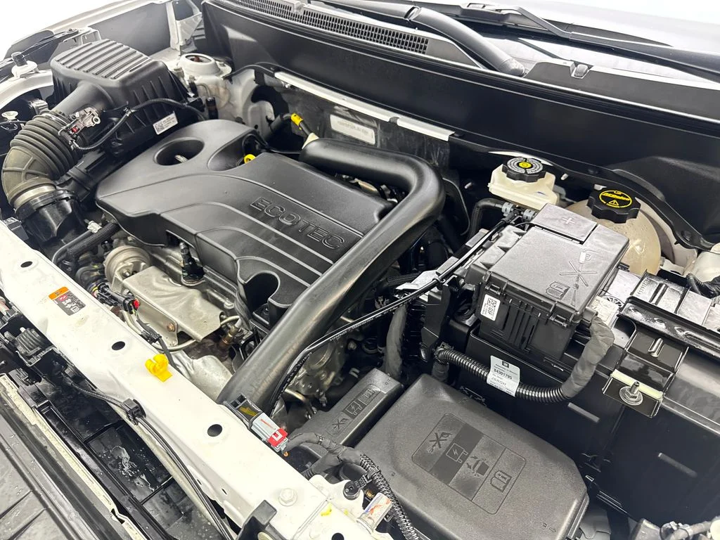 Used 2024 White Chevrolet LT image 77
