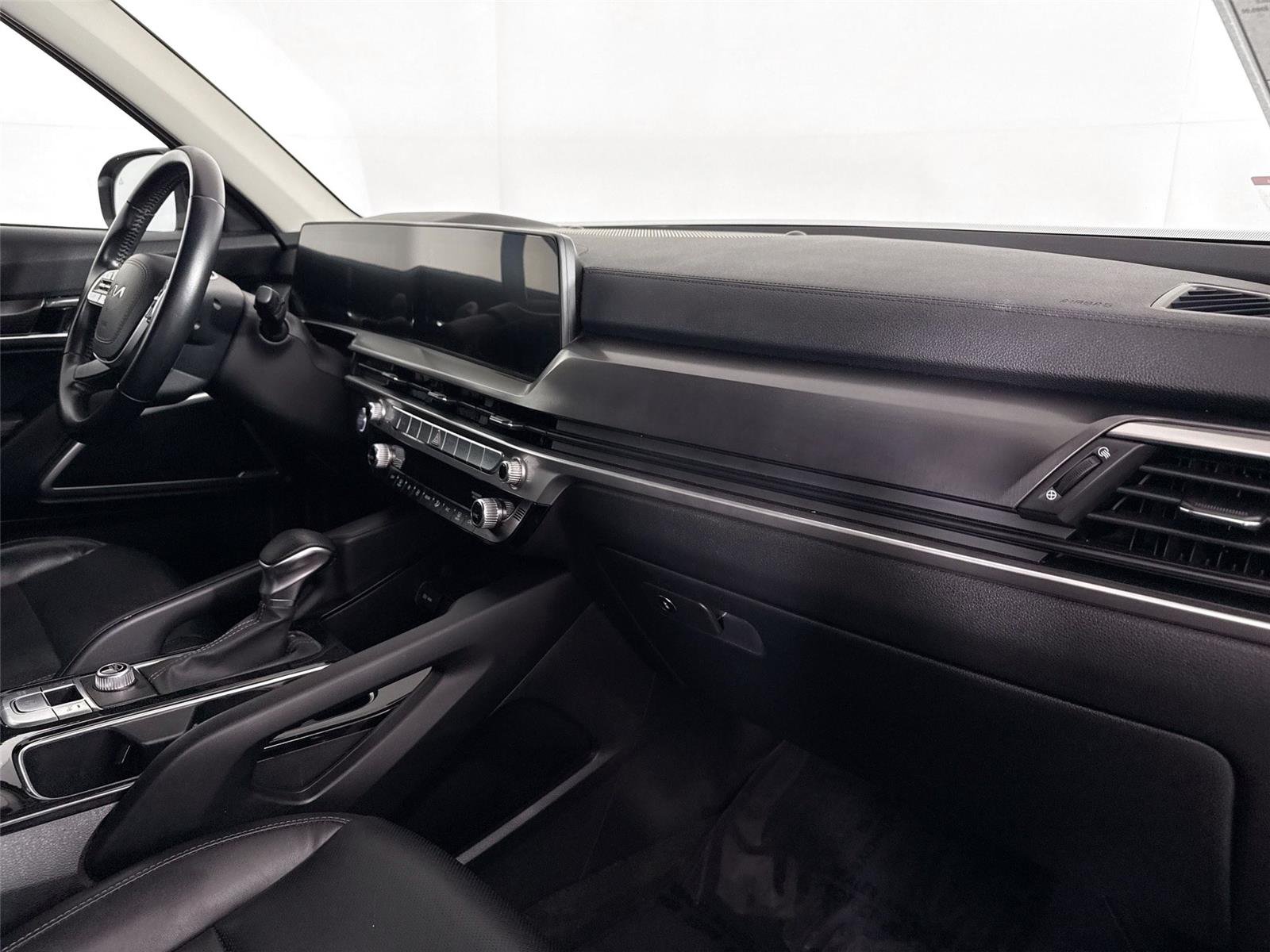 Used 2023 Ebony Black Kia LX image 39