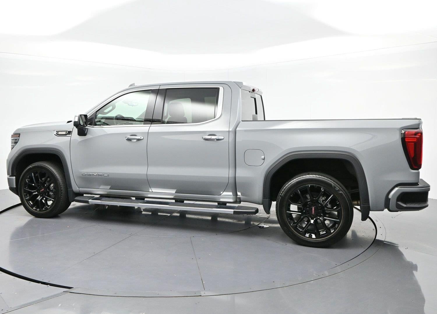 Used 2025 Thunderstorm Gray GMC Denali image 5
