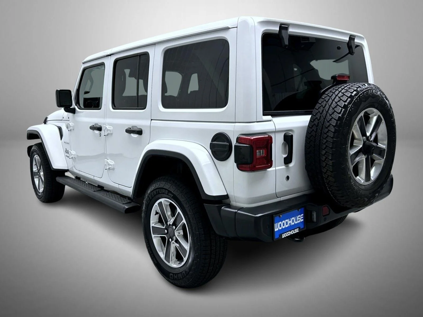 Used 2019 White Jeep Unlimited Sahara image 7
