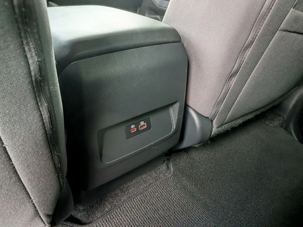 Used 2022 Red Nissan S image 34