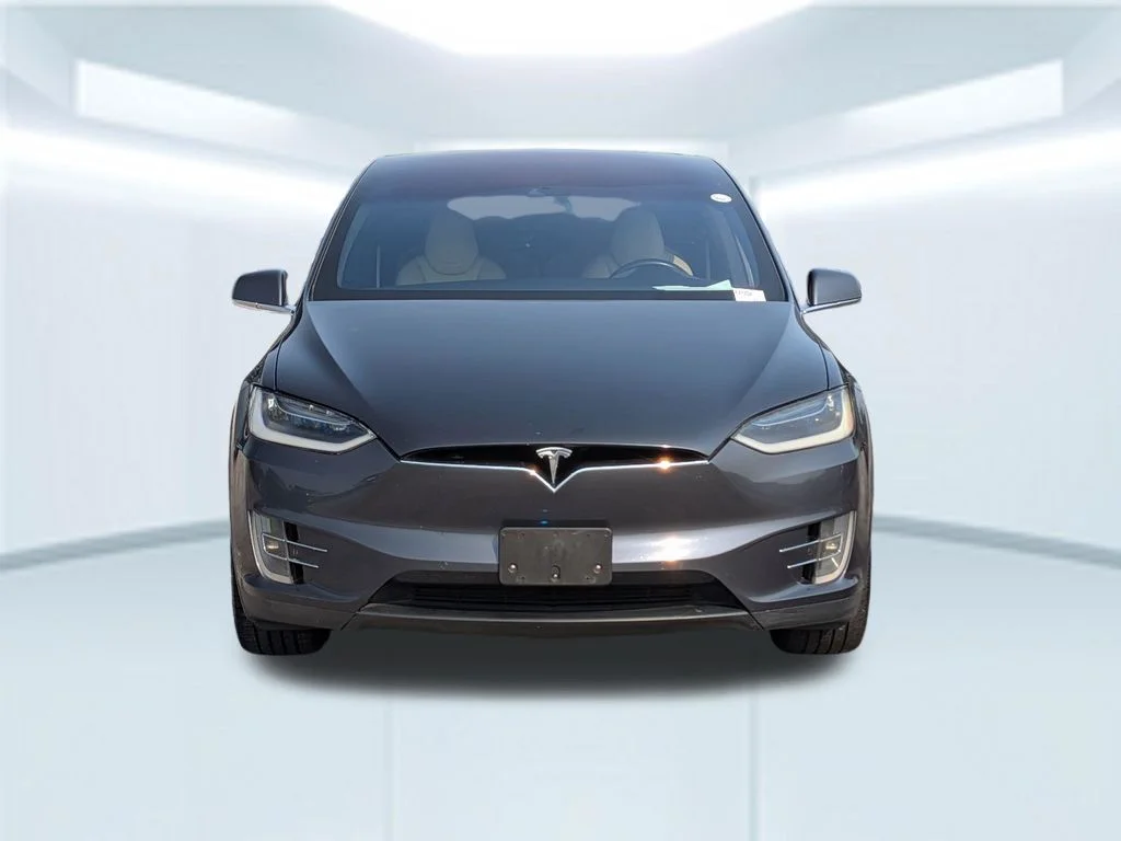 Used 2016 Gray Tesla P90D image 10