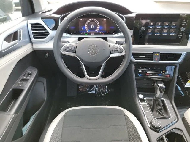 2025 Volkswagen Taos SE - Photo 24