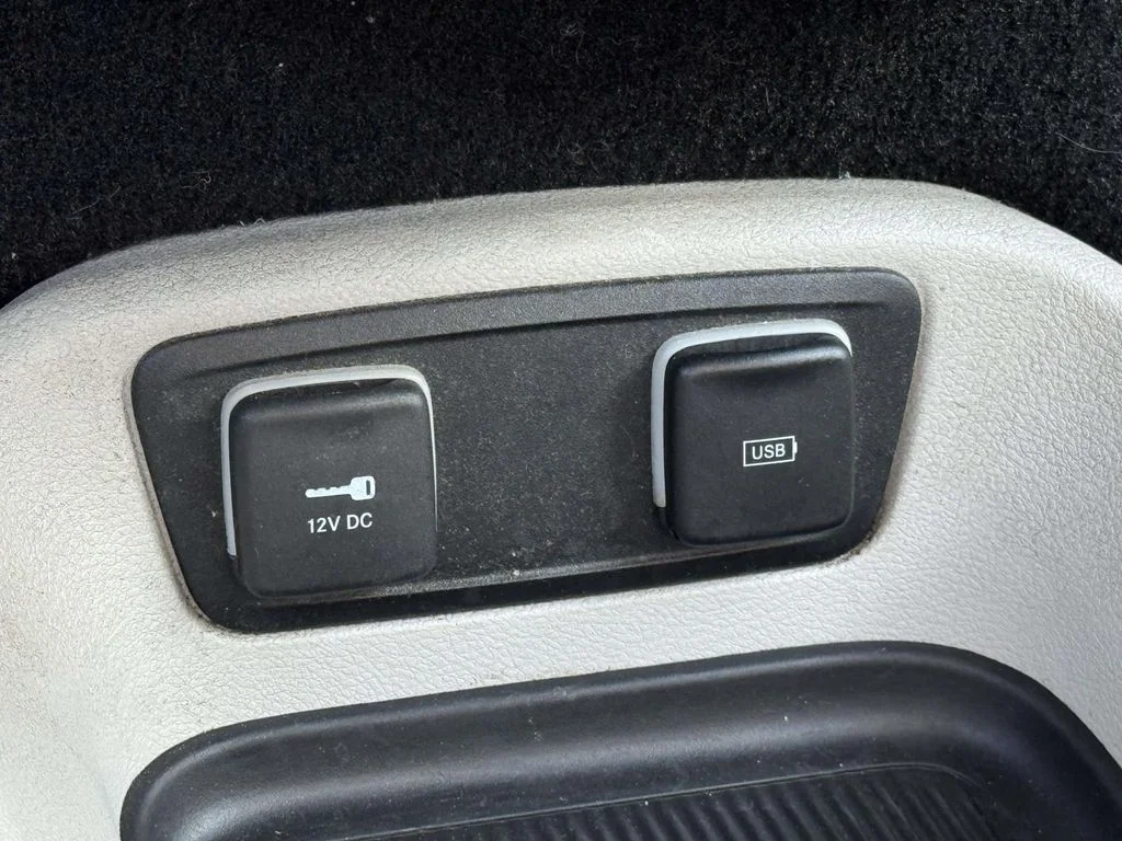 Used 2018 White Chrysler Touring L Plus image 21