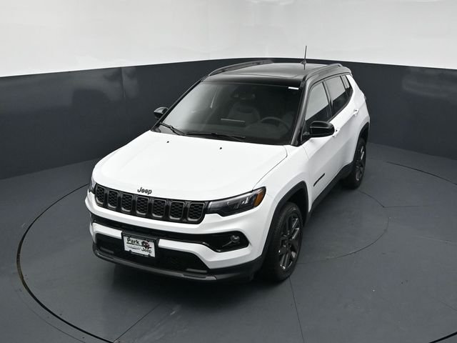 New 2026 Bright White Clear-Coat Exterior Paint Jeep Limited image 13