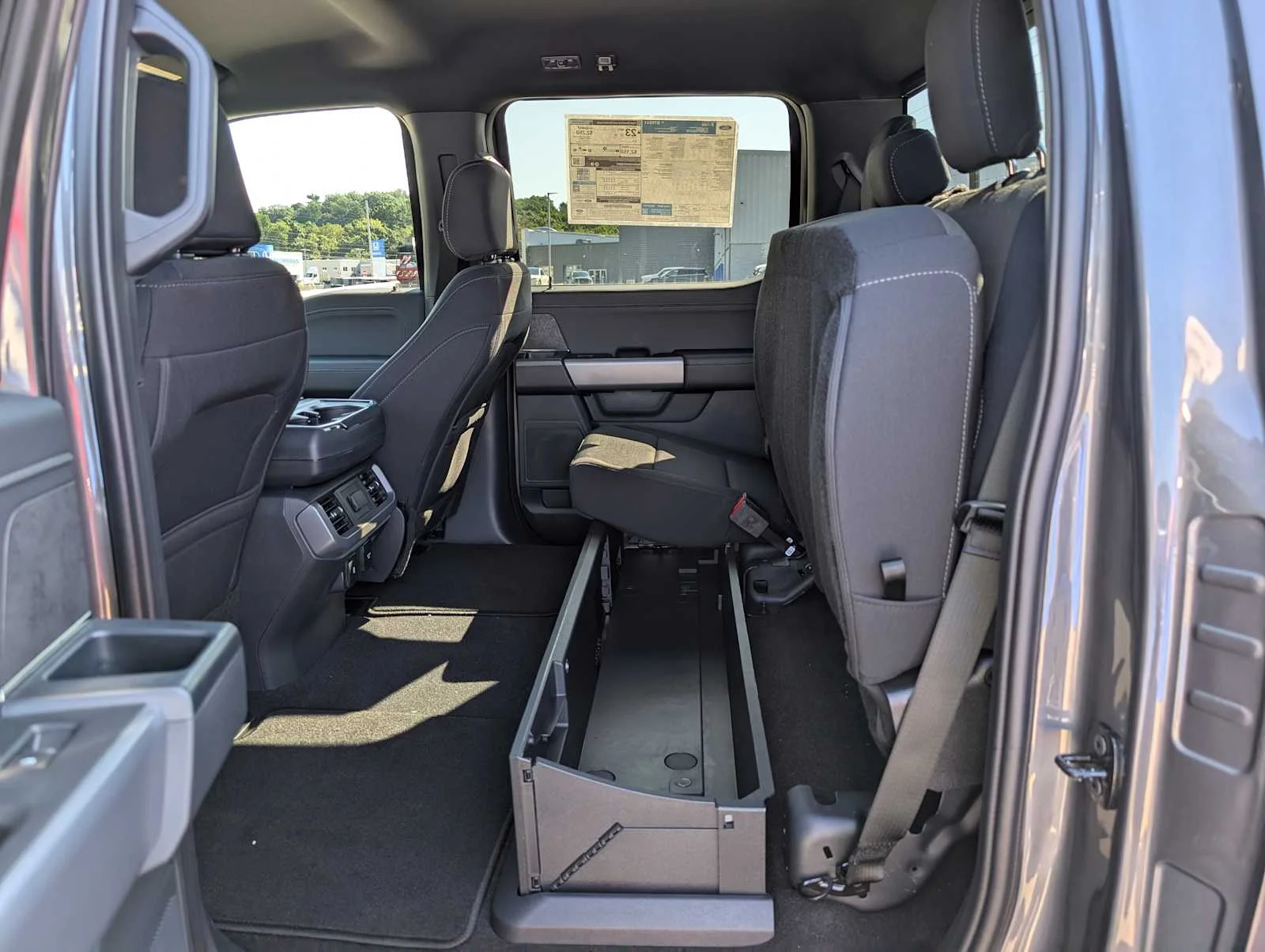 New 2026 Carbonized Gray Metallic Ford XLT image 18