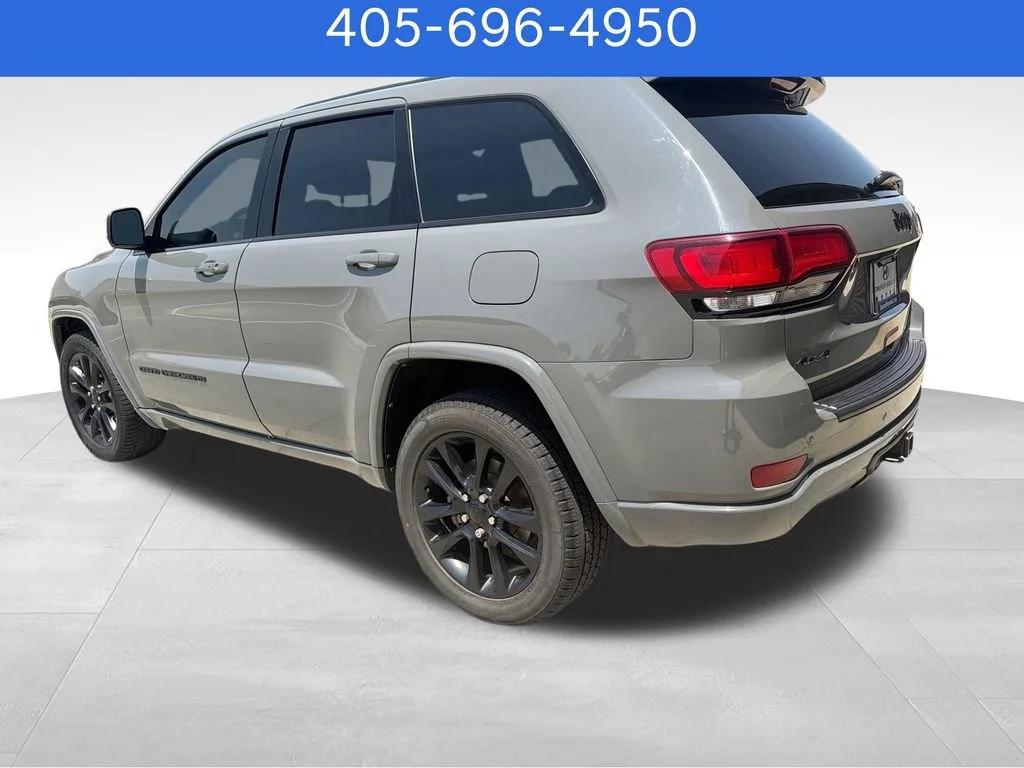 Pre-Owned 2022 Jeep Grand Cherokee WK Laredo X