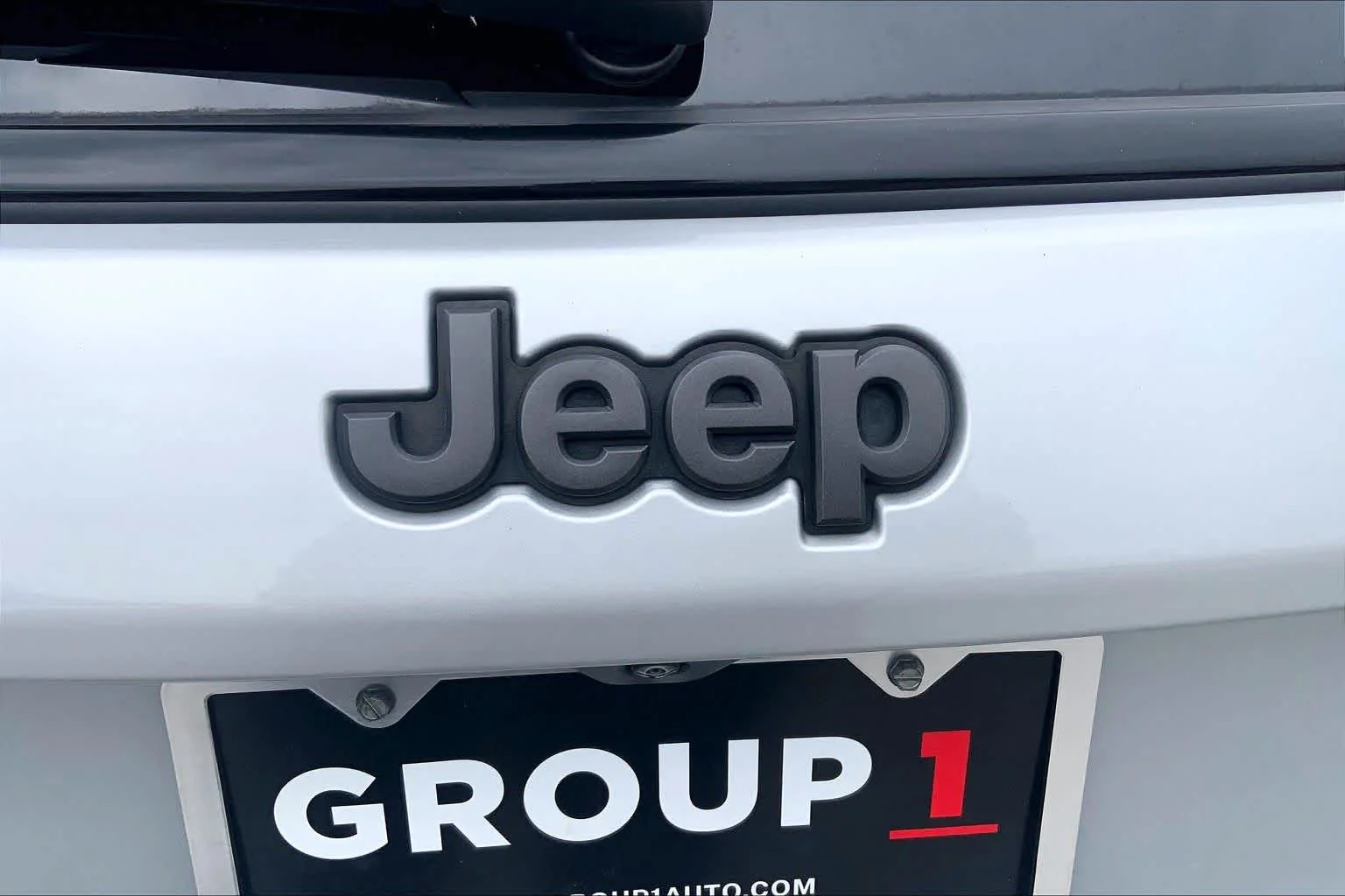 Used 2025 Silver Zynith Metallic Clearcoat Jeep Trailhawk image 31
