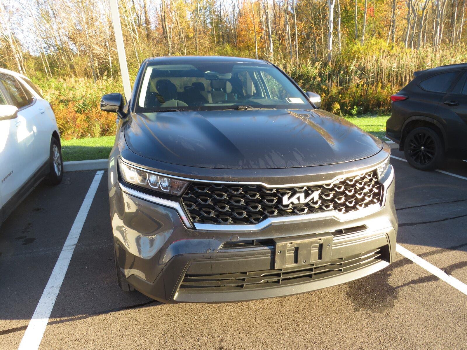 Used 2022 Gravity Gray Kia LX image 3