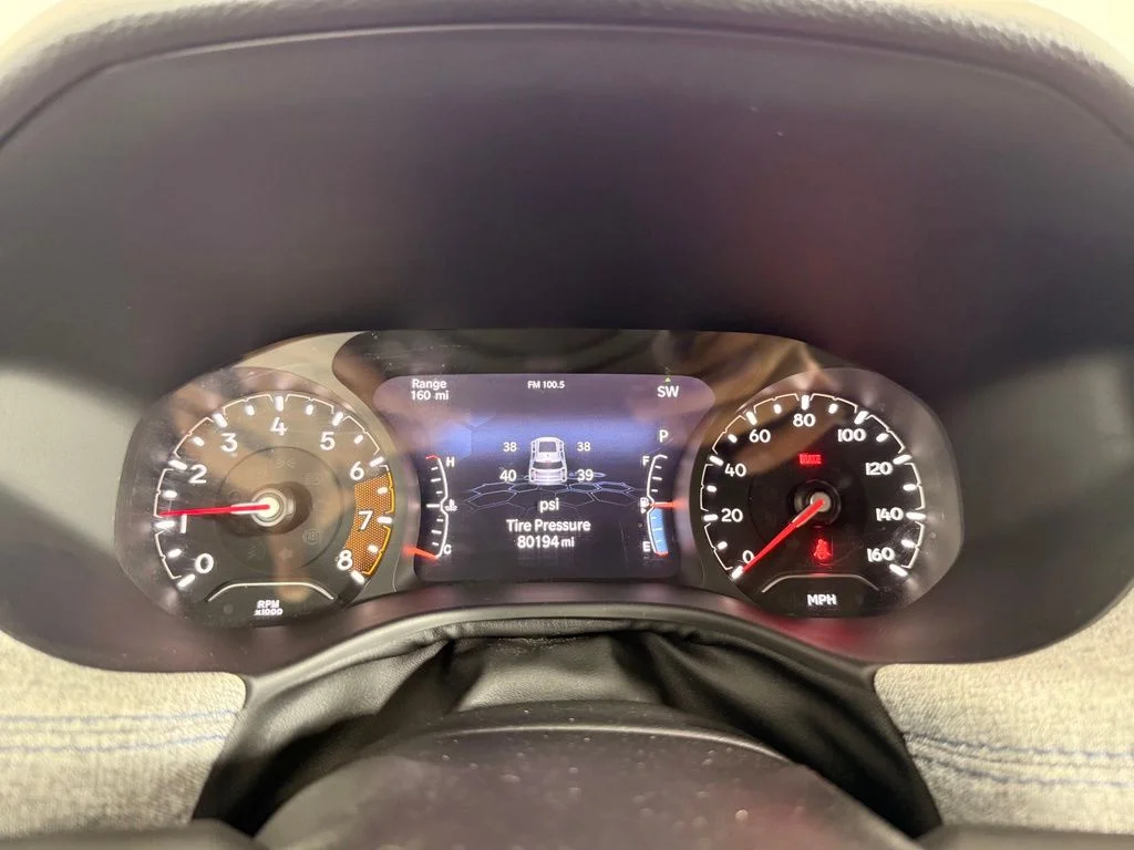 Used 2022 Black Jeep Latitude image 32