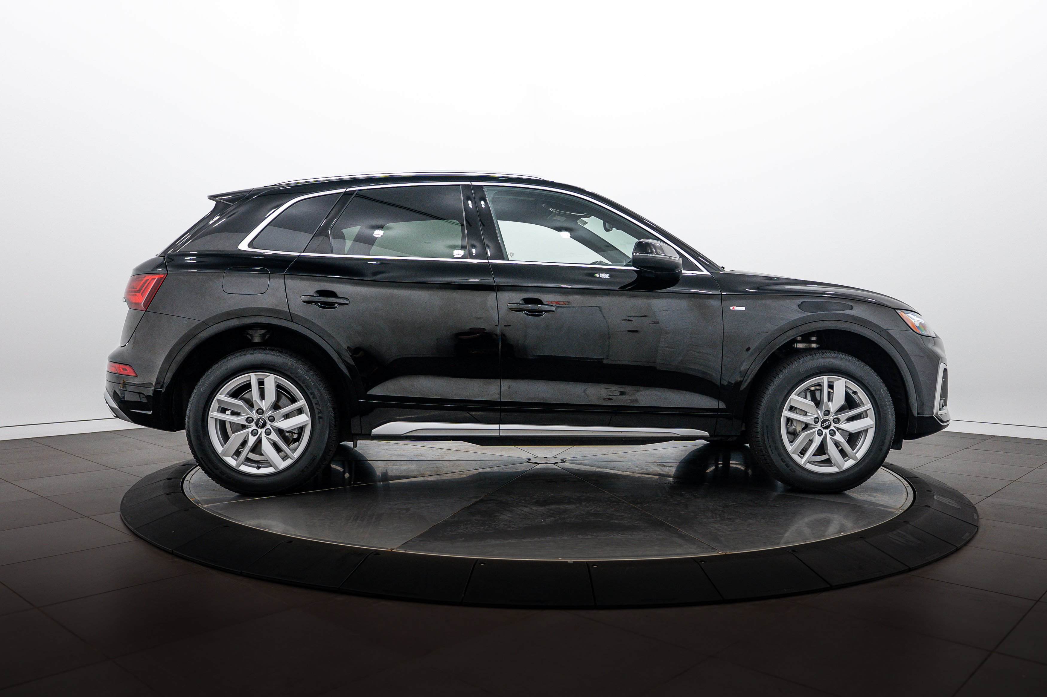 Certified Used 2023 Mythos Black Metallic Audi S line Premium image 3