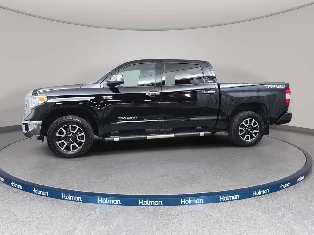 Used 2017  Toyota Limited image 9