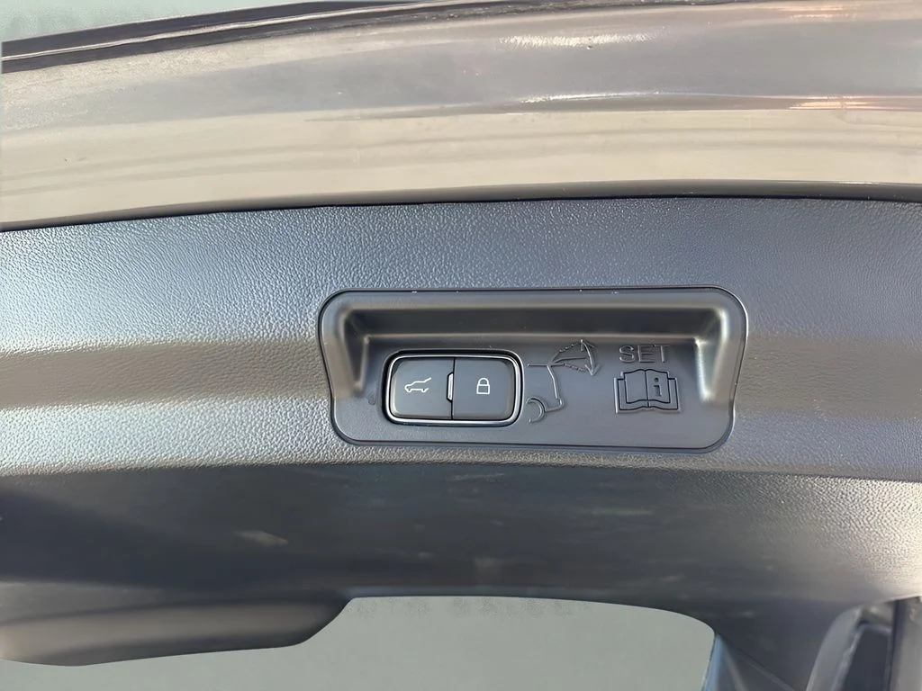 Used 2025 Gray Ford ST-Line image 30