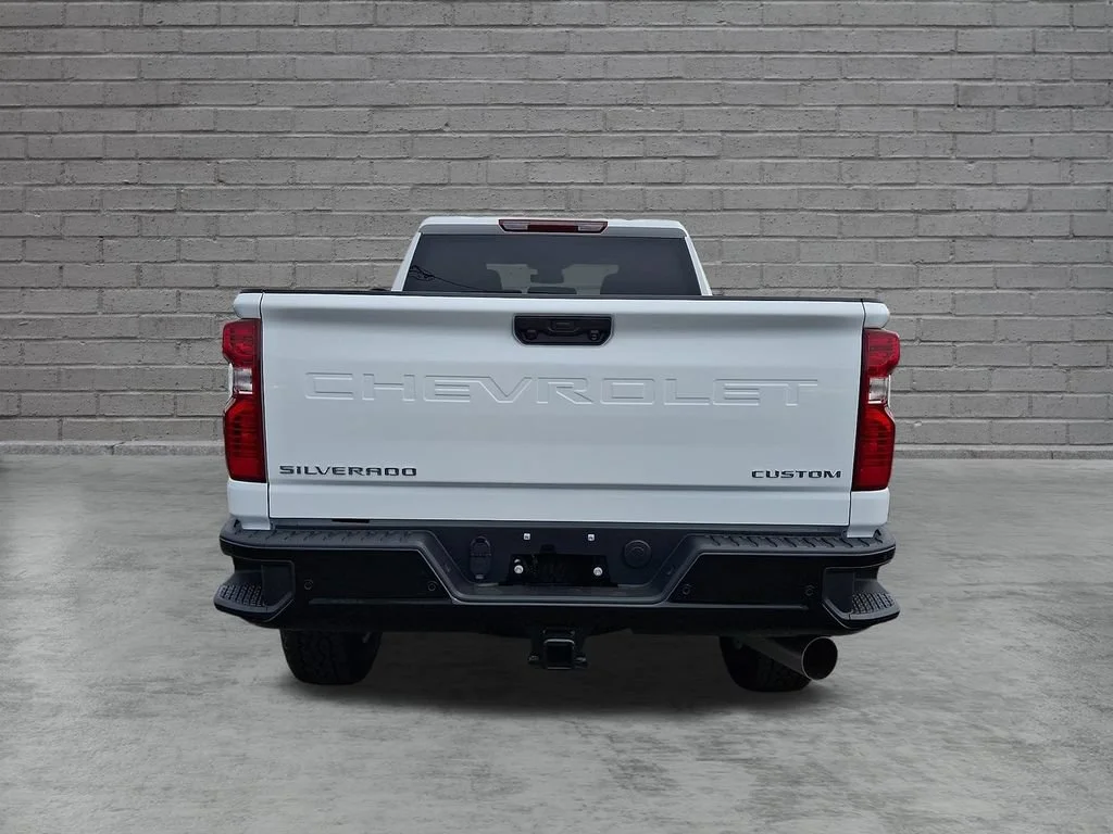 New 2026 Summit White Chevrolet Custom image 7