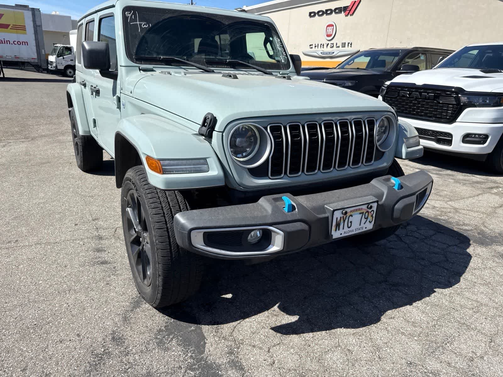 Used 2024 Earl Clearcoat Jeep Sahara image 7