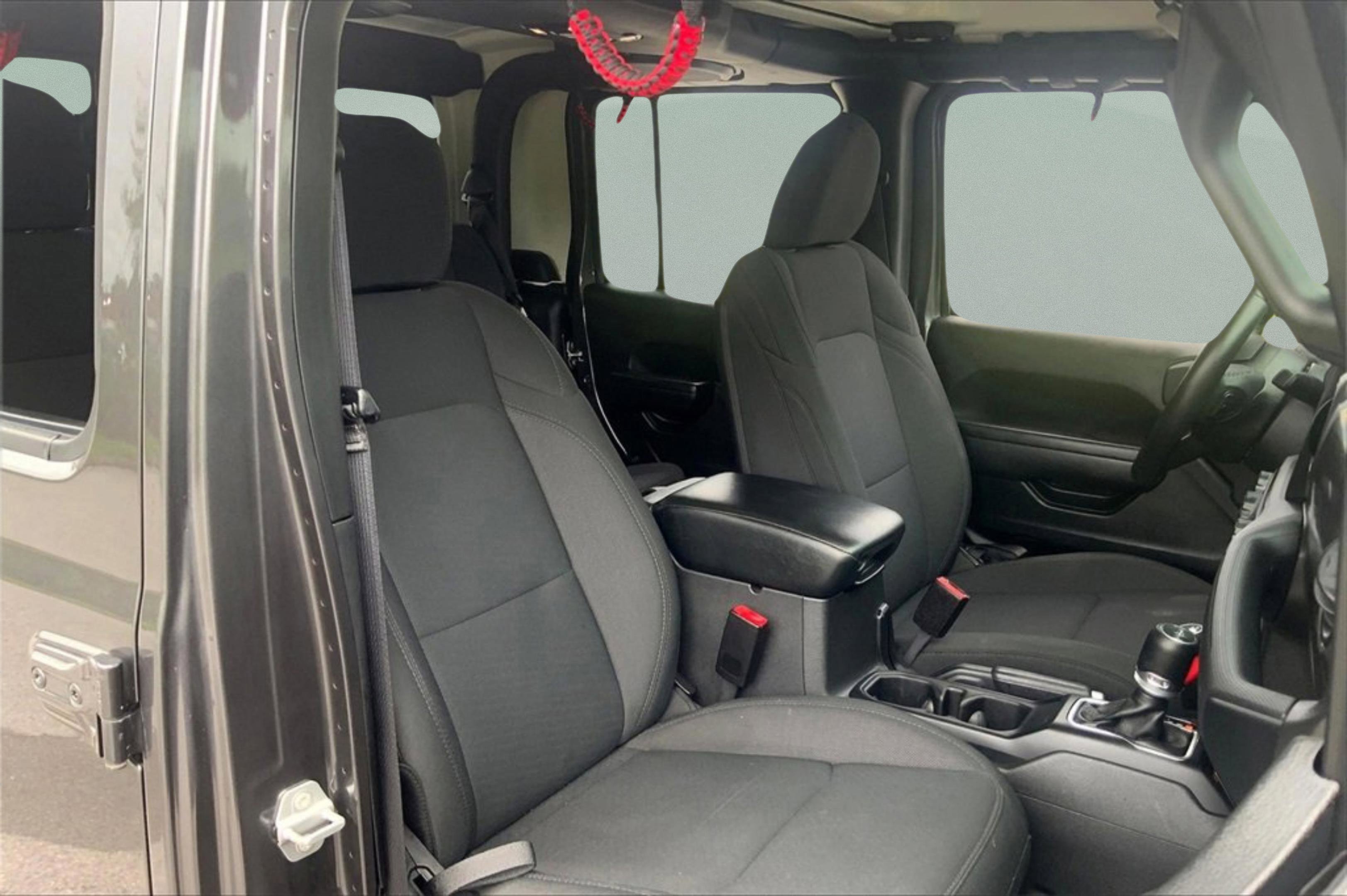 Used 2022 Granite Crystal Metallic Clearcoat Jeep  image 17