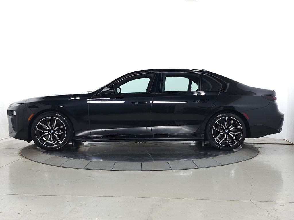 Used 2026 Black Sapphire Metallic BMW xDrive60 image 5