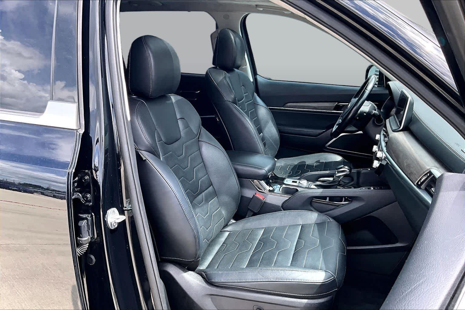 Used 2020 Ebony Black Kia SX image 9