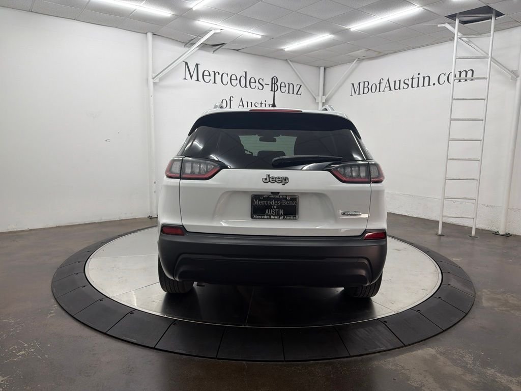 Used 2020 White Jeep Latitude image 6