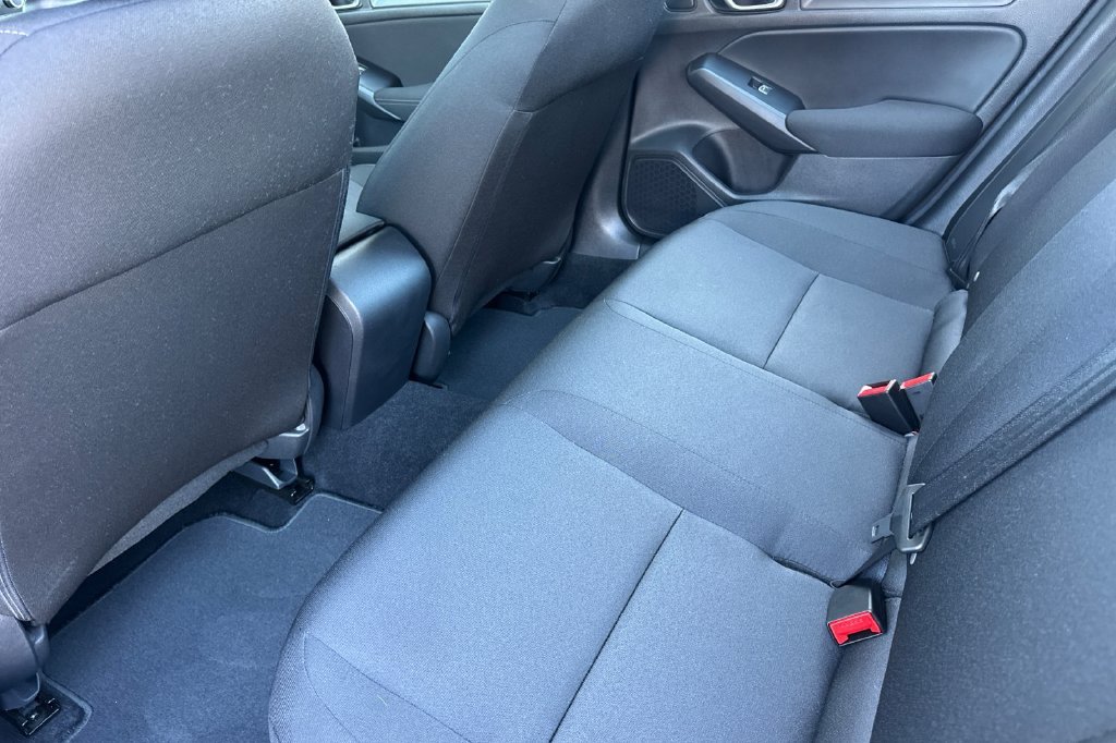 Used 2026 Meteorite Gray Metallic Honda LX image 15