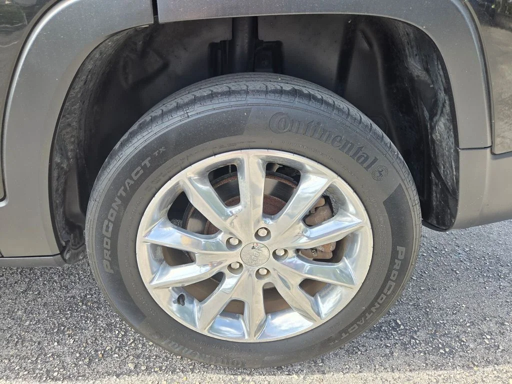 Used 2014 Black Jeep Limited image 22