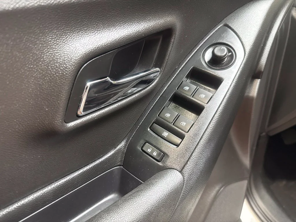 Used 2016 Summit White Chevrolet LT image 24