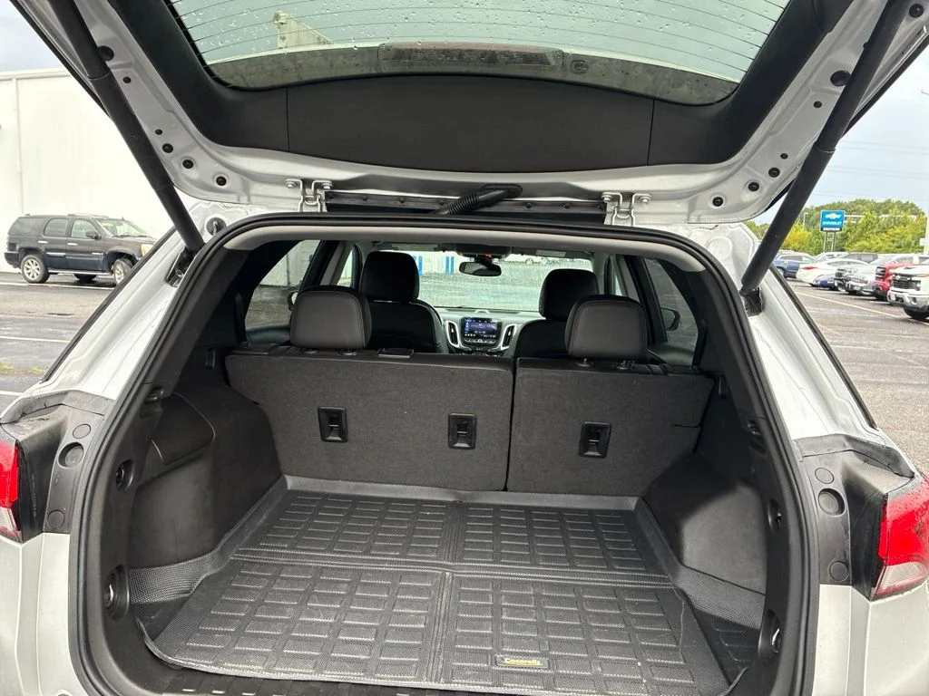 Used 2022 Silver Chevrolet Premier image 12