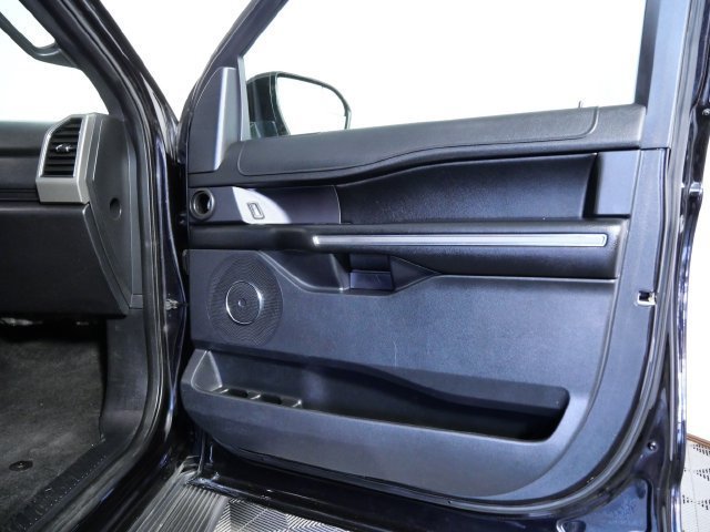 Used 2019 Black Ford XLT image 9