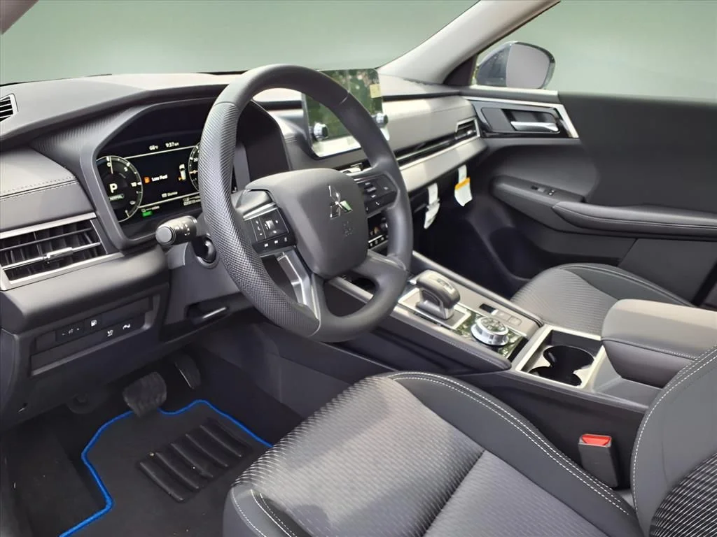2025 Mitsubishi Outlander Plug-in Hybrid ES - Photo 19