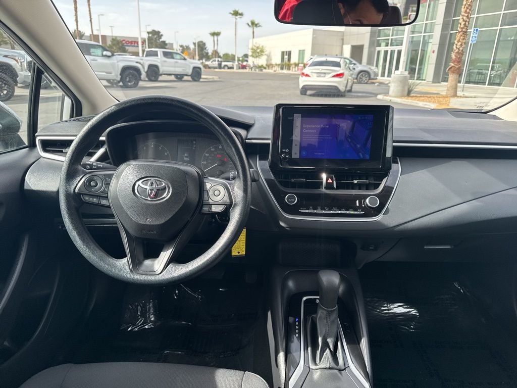 2025 Toyota Corolla LE - Photo 17
