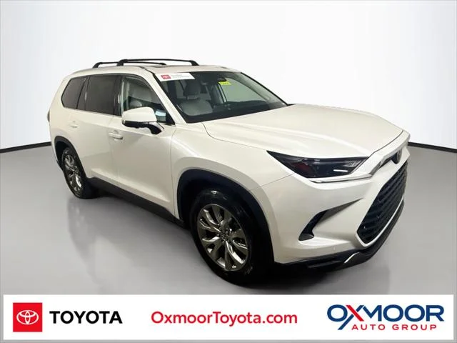 Certified Used 2024 WIND CHILL PEARL Toyota  image 1