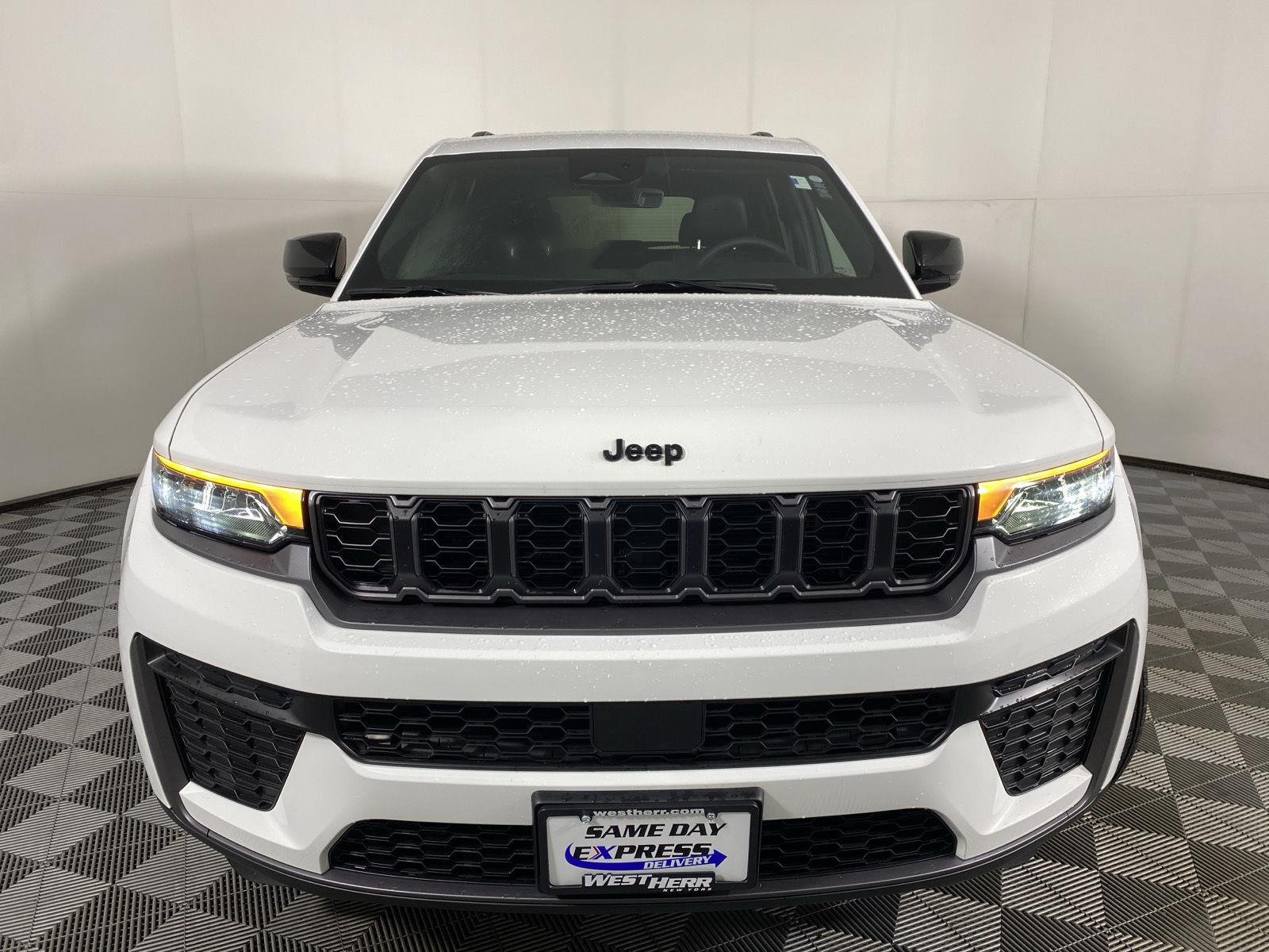 Used 2026 Bright White Clearcoat Jeep Laredo image 7
