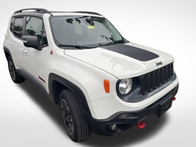 Used 2016 White Jeep Trailhawk image 1