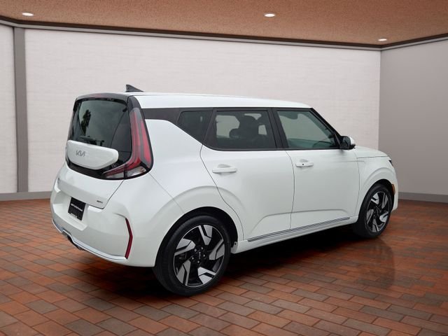 Used 2023 Snow White Pearl Kia GT-Line image 10