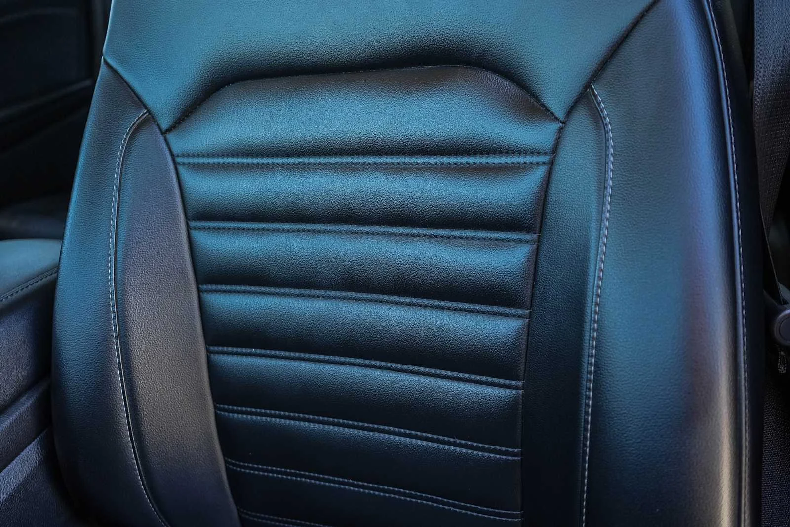 Used 2021 Agate Black Metallic Ford SEL image 26