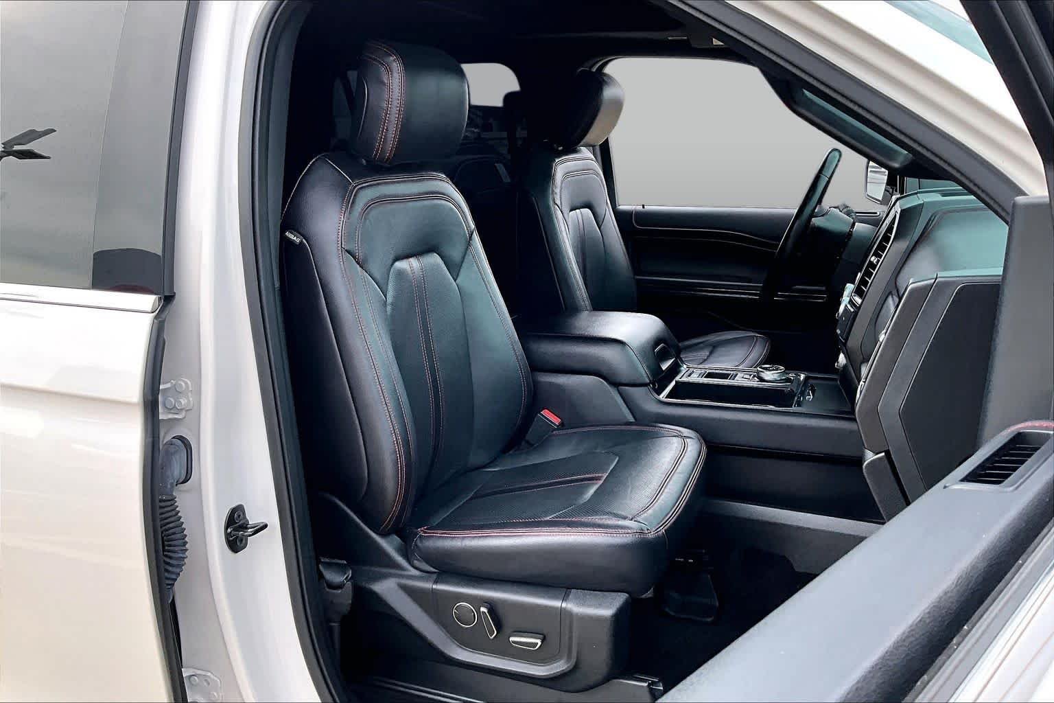 Used 2019 White Platinum Metallic Tri-Coat Ford Limited image 9