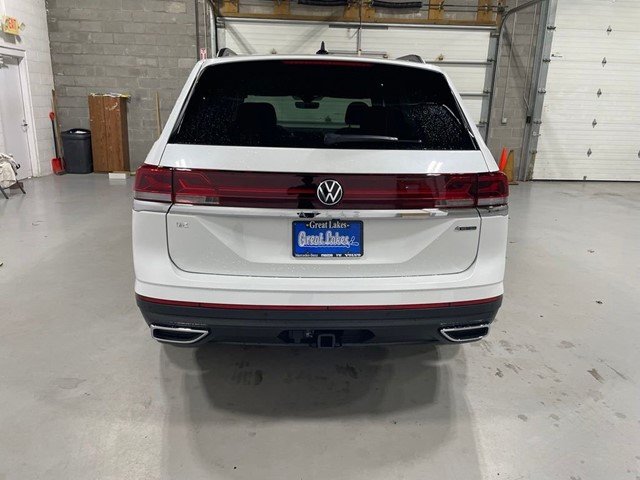 New 2026 Opal White Pearl Volkswagen 2.0T SE W/TECHNOLOGY image 4