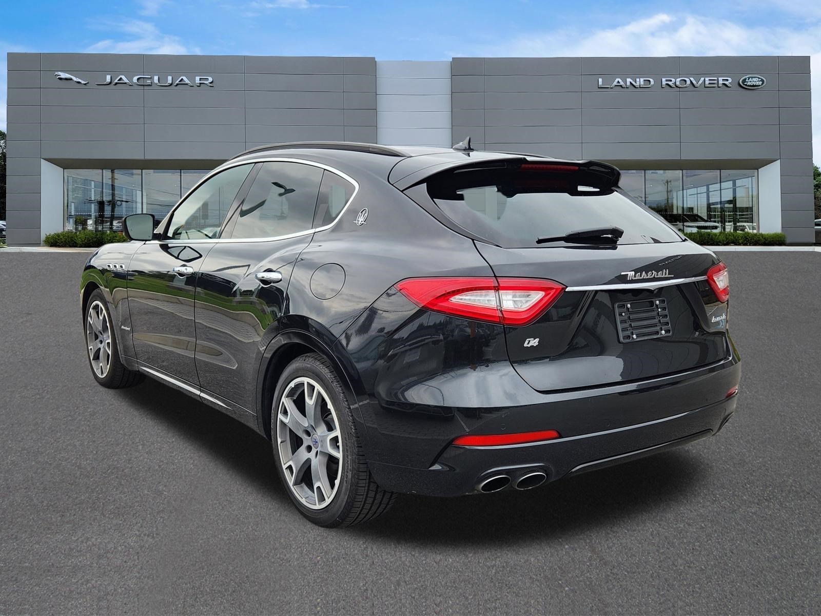 Used 2018 Nero Maserati GranSport image 3