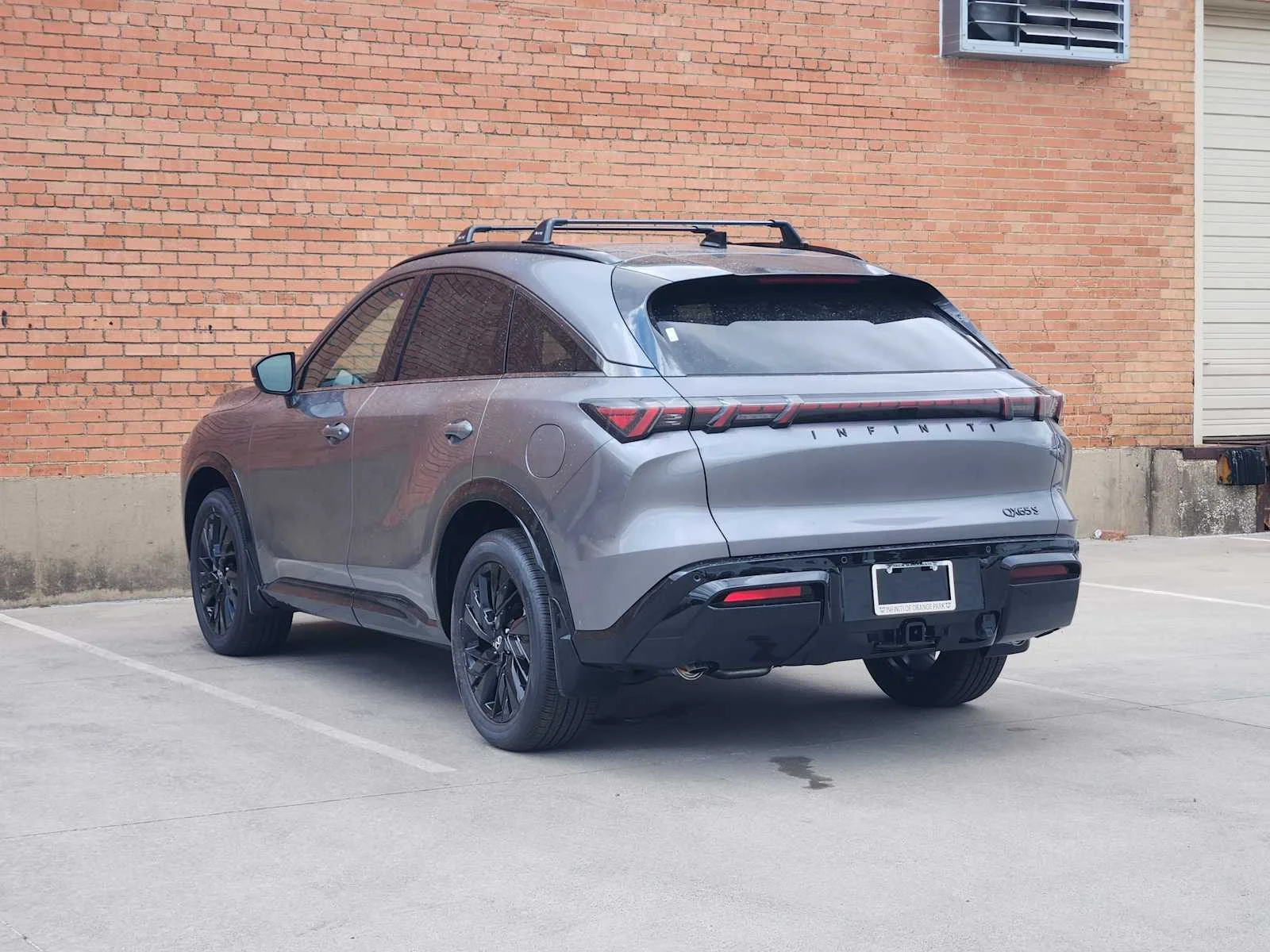 New 2027 Graphite Shadow INFINITI SPORT image 4