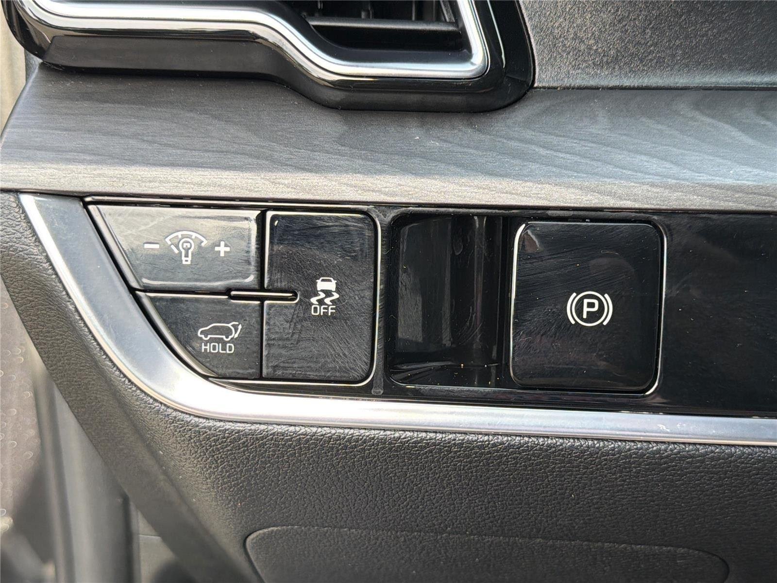 Used 2023 Gravity Gray Kia X-Line image 25