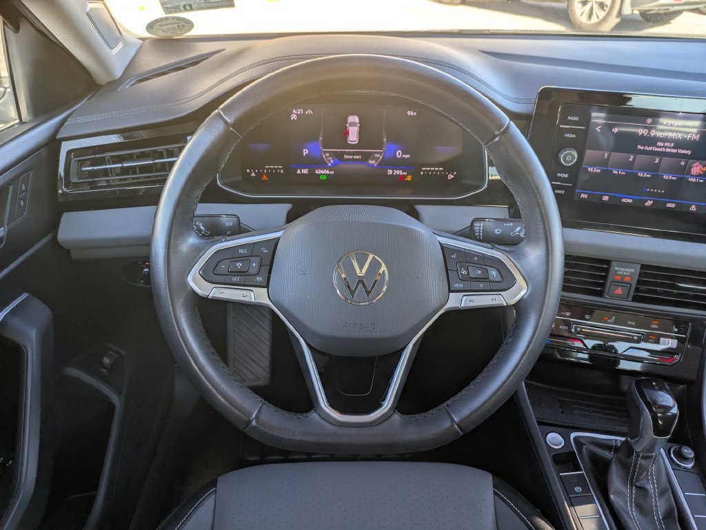 Used 2025  Volkswagen 1.5T SE image 14