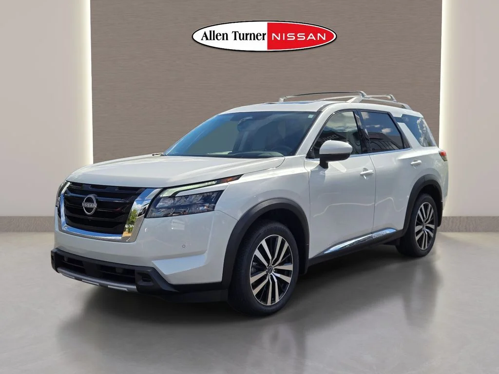 Used 2025 White Nissan Platinum image 3