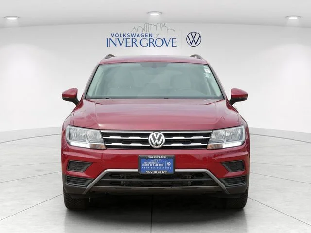Used 2018 Cardinal Red Metallic Volkswagen 2.0T SE image 2