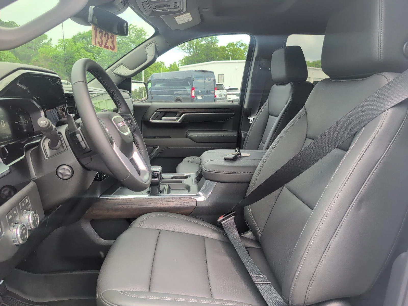 2026 GMC Sierra 1500 SLT - Photo 18
