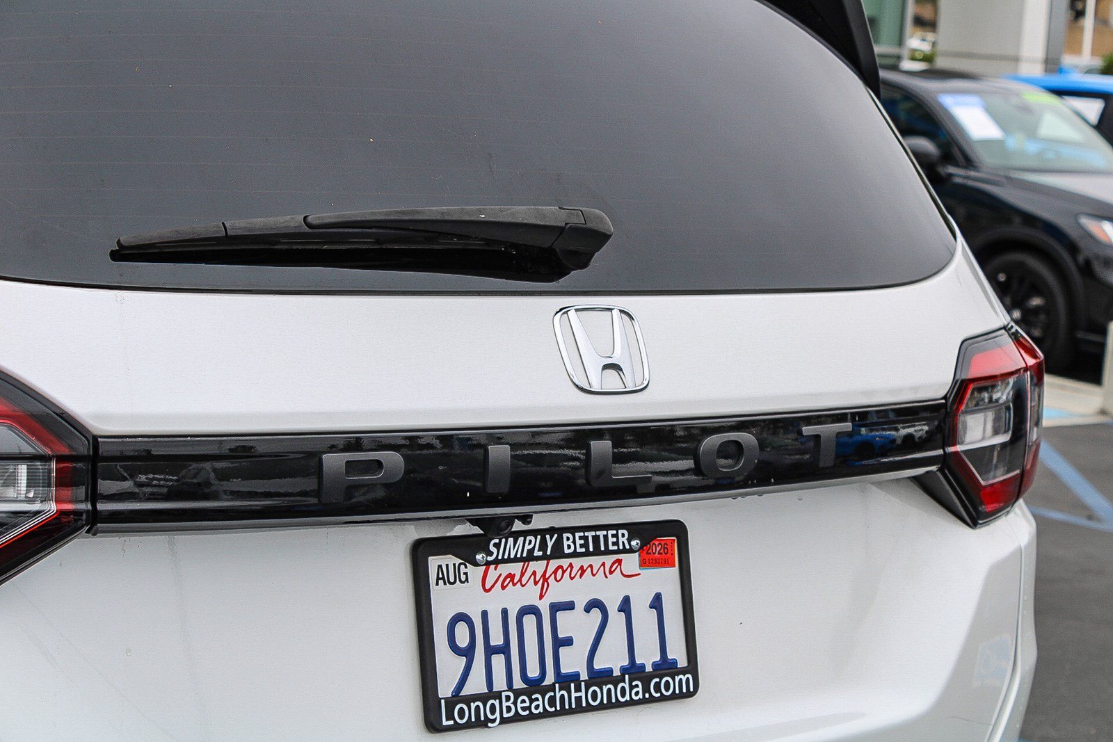 Certified Used 2023 Platinum White Pearl Honda 2WD EX-L image 10