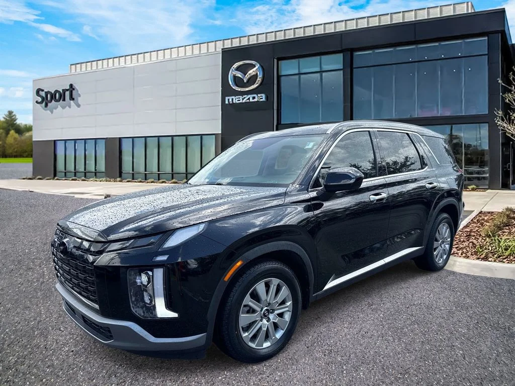 Used 2023 Black Hyundai SEL image 7