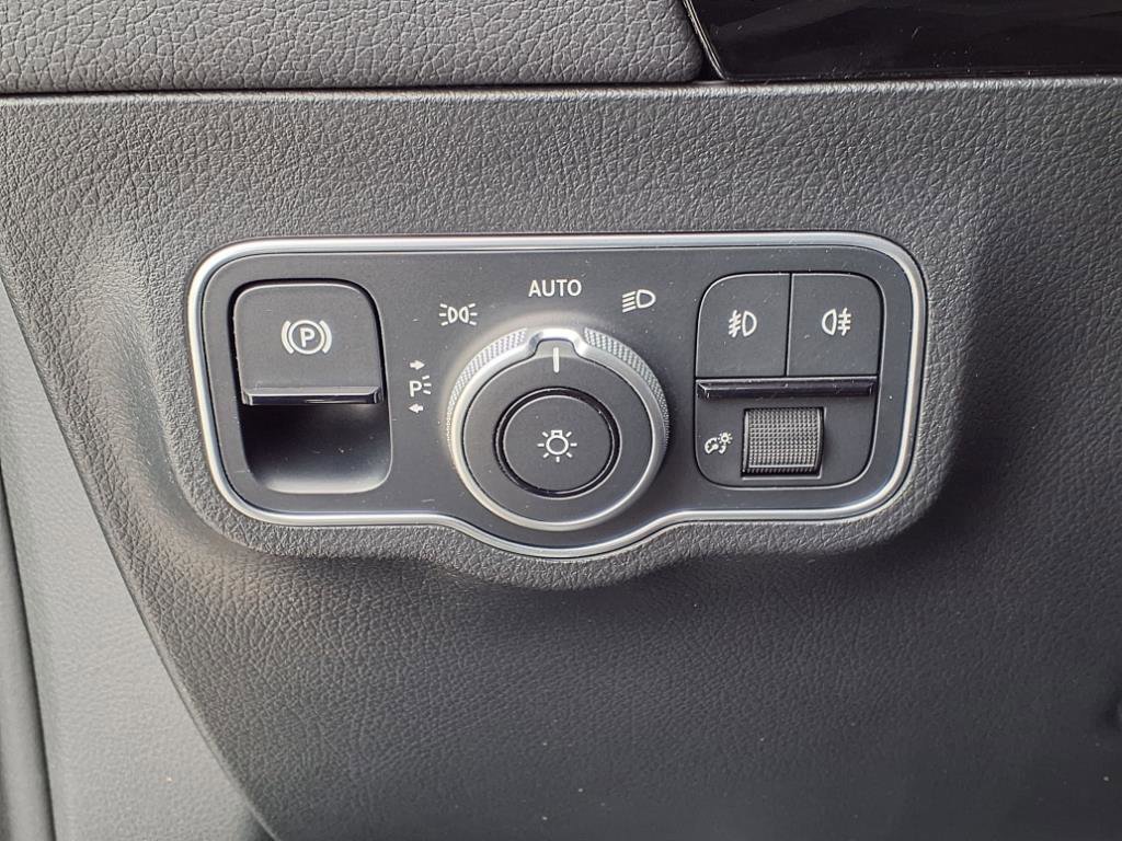 2025 Mercedes-Benz GLA GLA250 - Photo 11