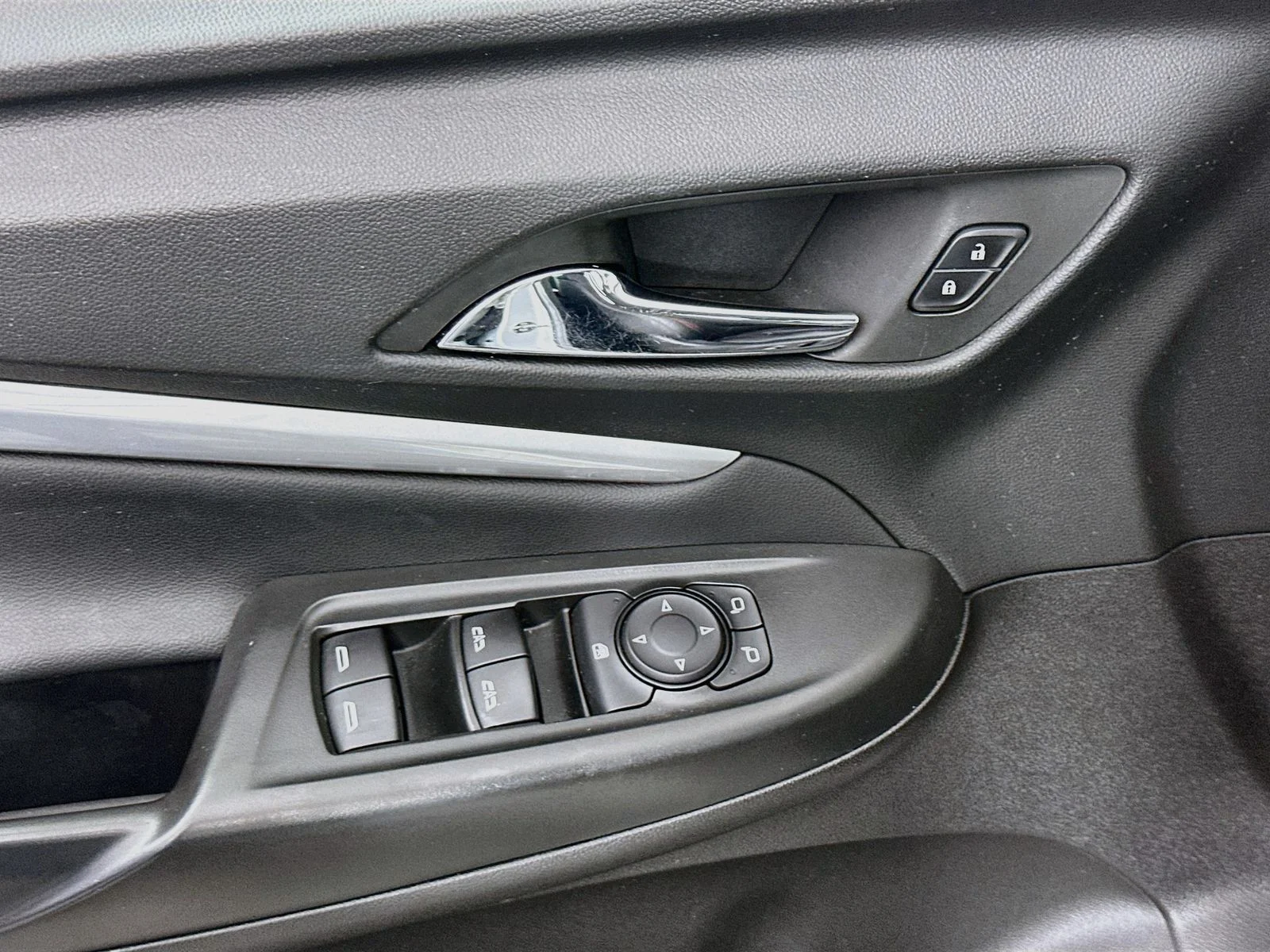 Used 2023 Silver Flare Metallic Chevrolet LT image 19