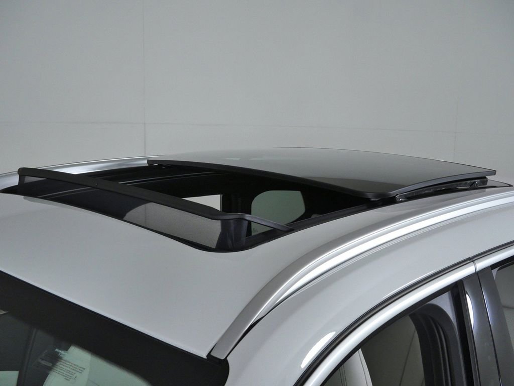 New 2026 Alpine White BMW xDrive28i image 17